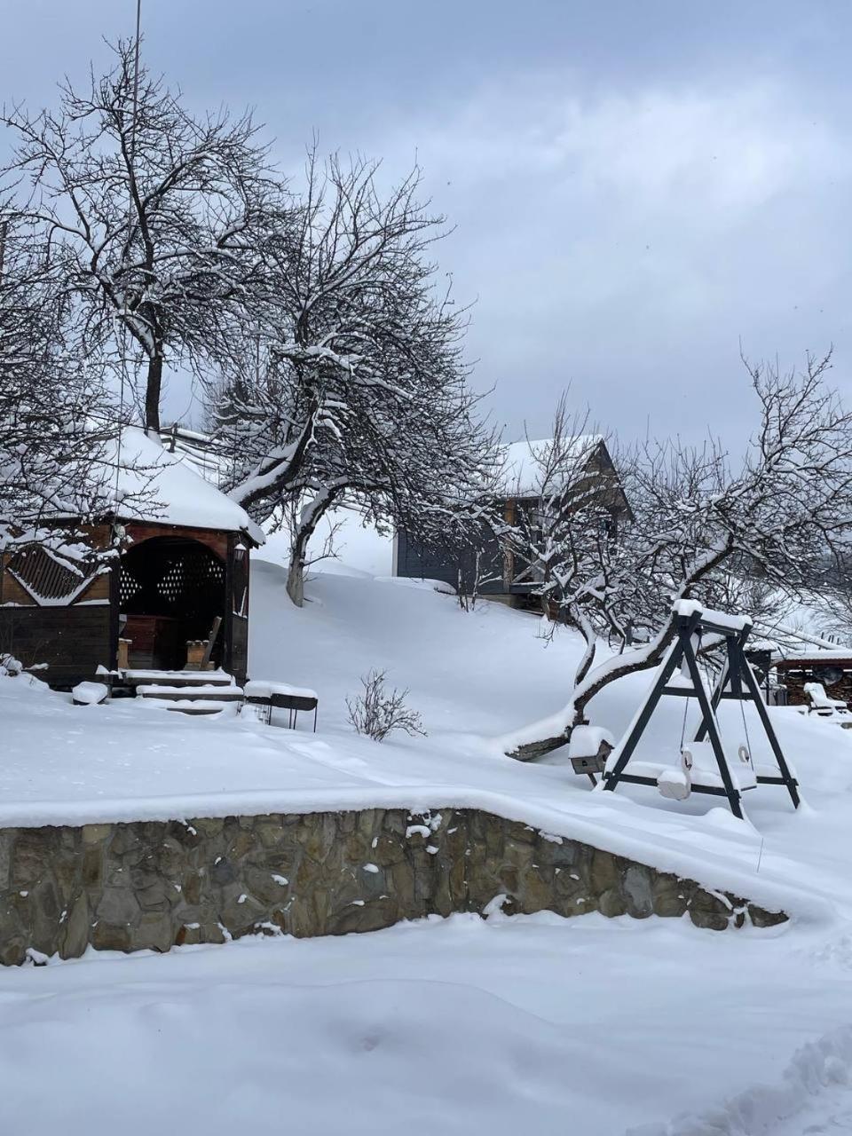 Kazka Aparthotel Yablunytsya Exterior photo